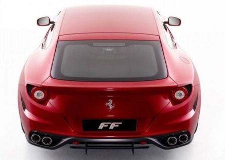 La forme de type break pour la Ferrari FF