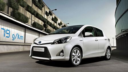 Toyota-Yaris-Hybrid-carideal-mandataire-automobile.jpg, fév. 2014 Toyota-Yaris-Hybrid-carideal-mandataire-automobile.jpg