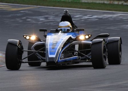 Formule Ford équipée d'un moteur 1 litre Ecoboost 3 cylindres 250 ch