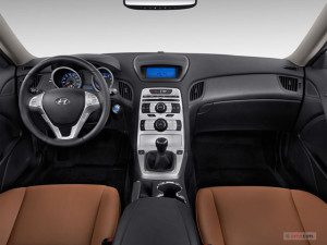 Hyundai Genesis coupe 2012 interieur