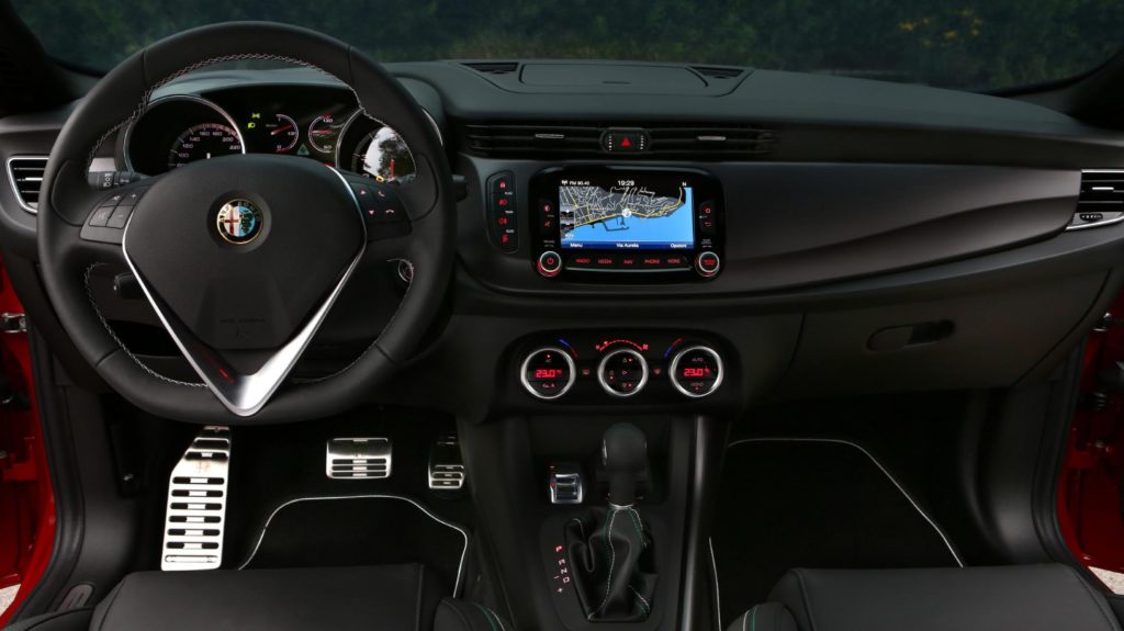 Intérieur nouvel écran Alfa Romeo Giulietta restylée 2013