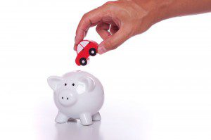 Le prix de l'assurance automobile coûte cher dans le budget d'une famille.