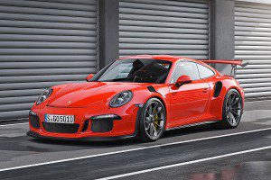 En Octobre 2015 Porsche 911 GT3 RS à partir de 184925 €