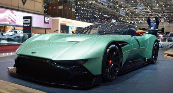 Cette Aston Martin Vulcan sortira au printemps 2016 avec un Prix sur mesure...