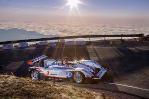 Pikes Peak voiture électrique pilotée par Rhys Millen Remporte la fameuse course de cote 2015 