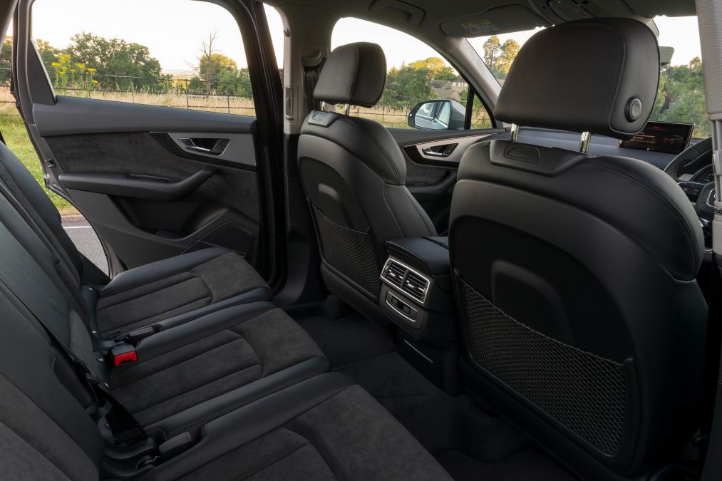 Audi Q7 e-tron plug-in hybrid SUV 2016