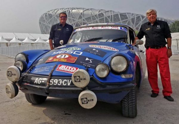 Bob Neyret de retour de la muraille de Chine avec sa Citroen DS 1965