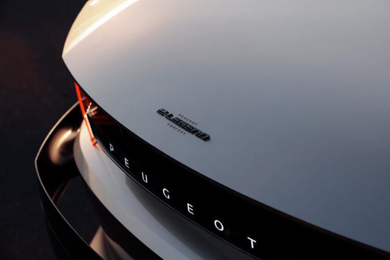 Peugeot e-Legend Concept (Crédit: Peugeot)