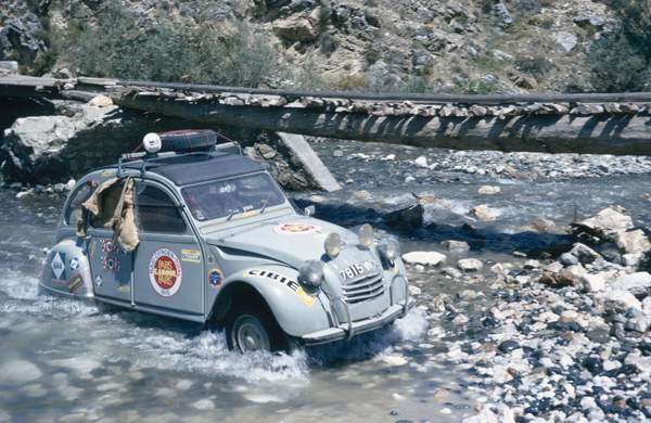 Citroen 2 CV au Paris Kaboul Paris