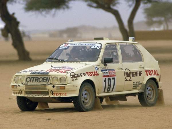 La Visa II Trophée s'engage sur tous les terrains Ici sur le Paris Dakar 1984