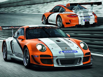 Porsche 911 GT3 R Hybride 2010 sur piste