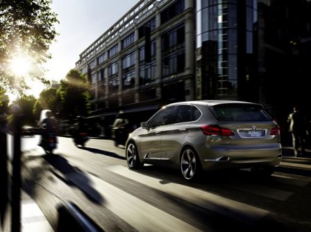 BMW-Active-Tourer-Concept-arriere.jpg