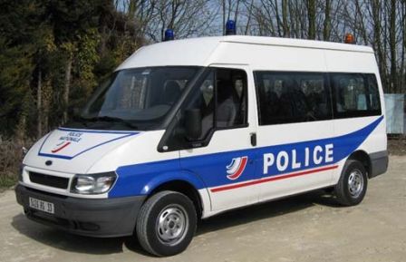 Fordtransit_police_carideal_mandataire_automobile.jpg