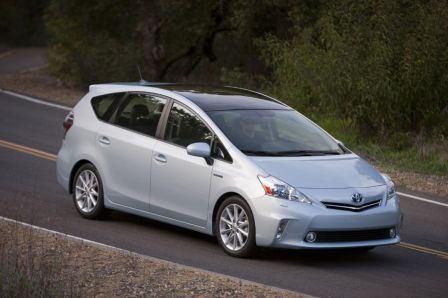 Toyota_Prius_V_achat_carideal_mandataire.jpg