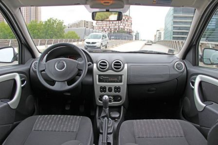 dacia-lodgy-interieur.jpg