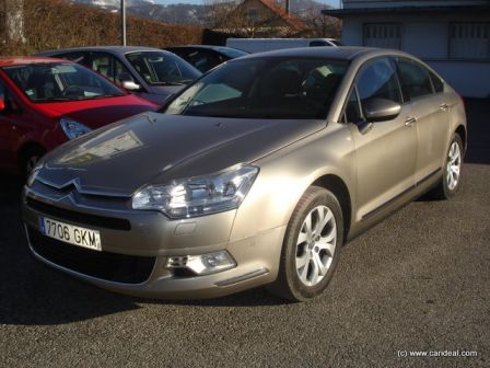 Voiture familiale d'occasion Citroen C5 HDI 140 Confort 2009 44500km 14900 €