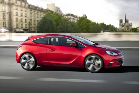 Opel Astra GTC 2011