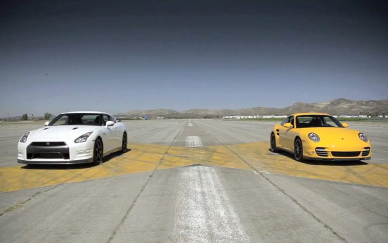 Vidéo course Porsche 911 turbo vs Nissan GT-R