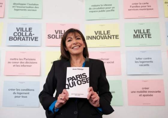 anne hidalgo promet une borne de recharge tous les 500 m a paris