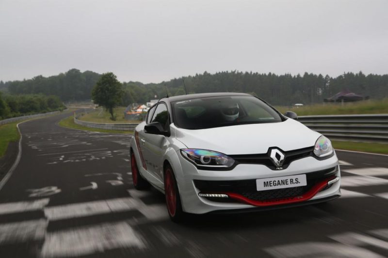 Renault Megane RS Trophy bay le record du Nurburgring