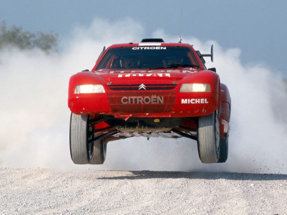 Hubert Auriol et sa Citroen Zx au Rallye Dakar