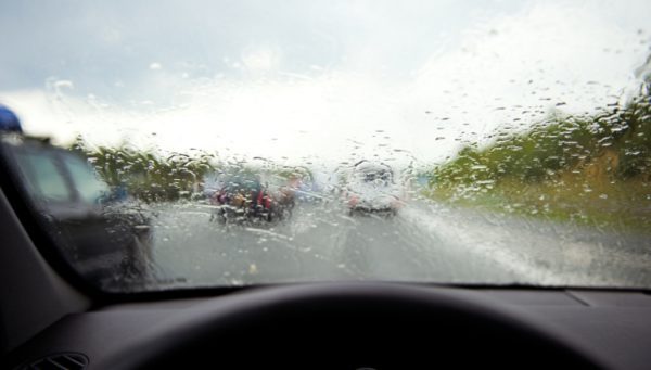 Conseils pour conduire sous la pluie