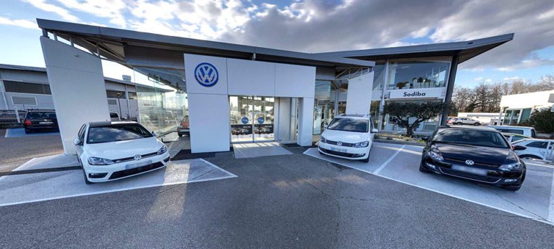 Volkswagen veut réduire la taille de son réseau de concessionnaires et lancer la vente de voiture en ligne