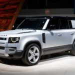 Le nouveau Land Rover Defender SVR s'attaque à la Mercedes-AMG G 63 de 500 ch