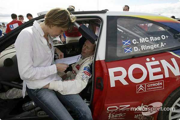 Colin McRae un ancien champion du monde des rallyes