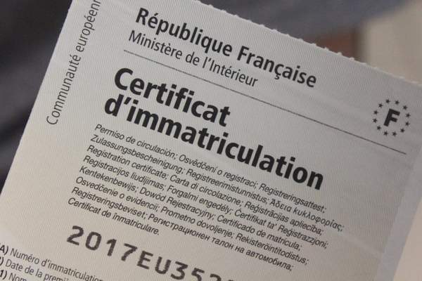 Peut-on faire une carte grise sans permis ?