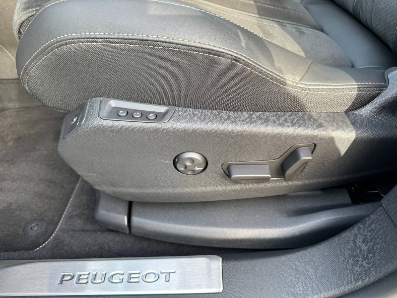 PEUGEOT 3008 1.2 PureTech 130ch S&S GT